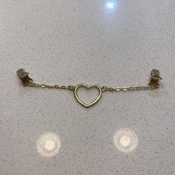 Gold Heart Cardigan Chain Clip - Picture 2 of 8